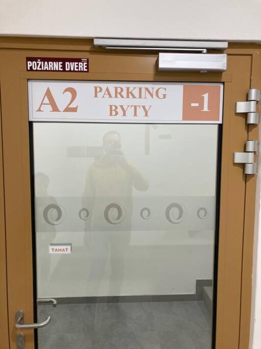 Komfortny Apartman A407 V Centre Nr, Bez Kuchyne, Parkovisko Zdarma Nitra Exterior foto